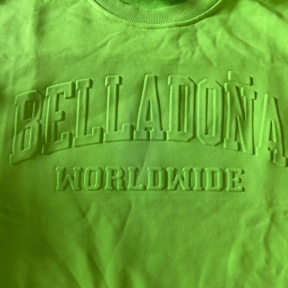 Bella Doña short sleeve  crewneck - Picture 2 of 6